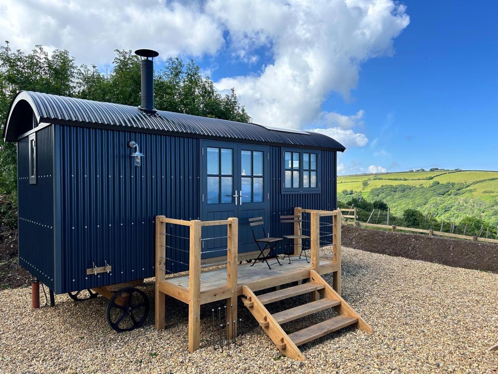West Lyn Farm B&B And Shepherd Hut Линтон Экстерьер фото