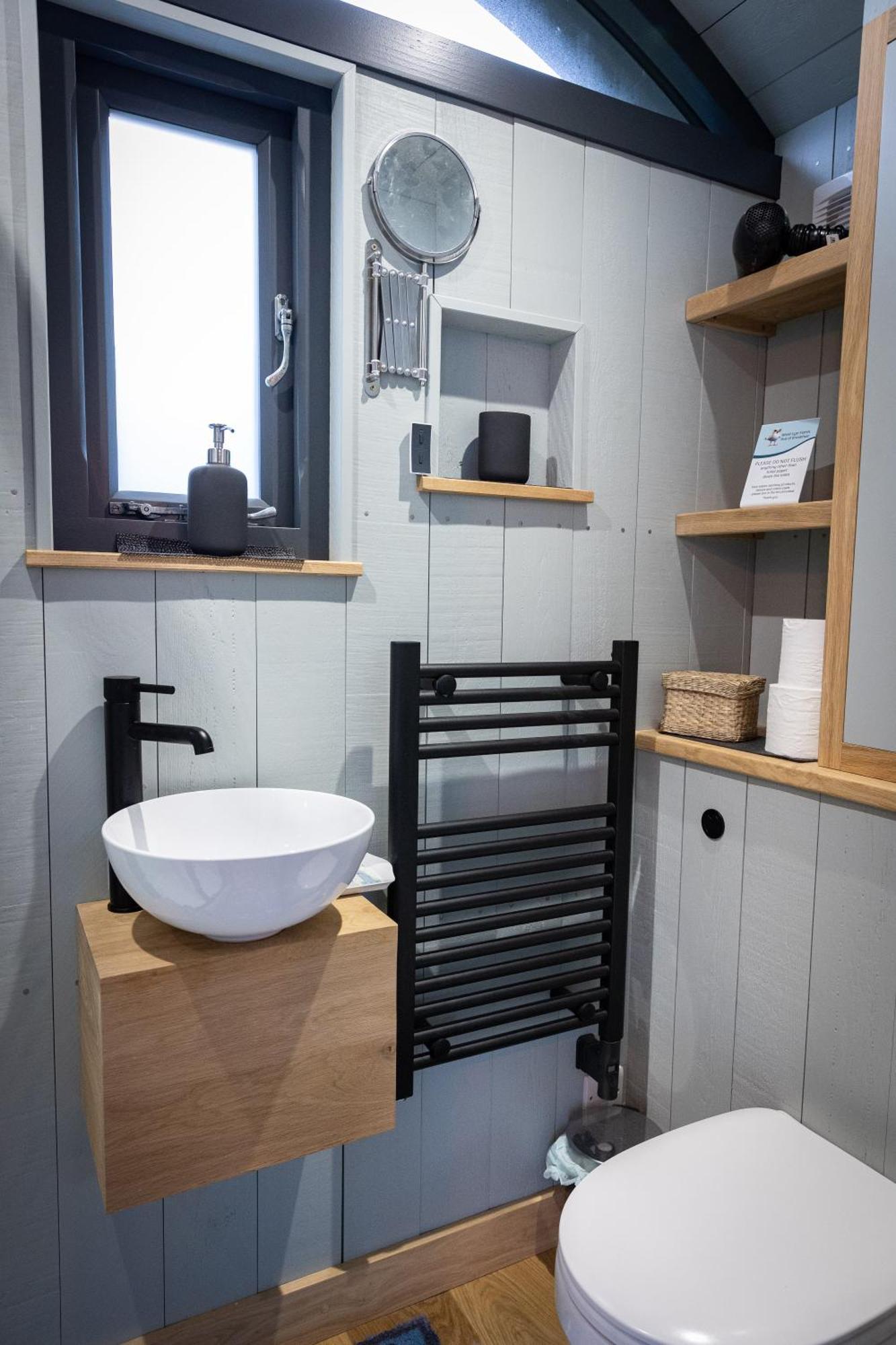 West Lyn Farm B&B And Shepherd Hut Линтон Экстерьер фото