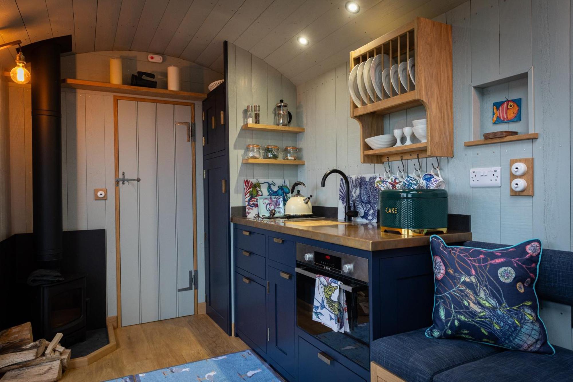 West Lyn Farm B&B And Shepherd Hut Линтон Экстерьер фото